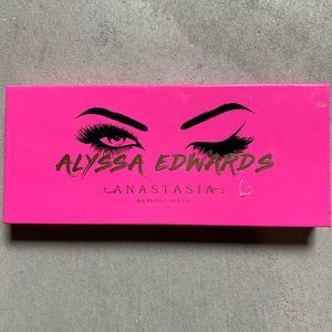 Alyssa Edwards Anastasia Beverly Hills pallet